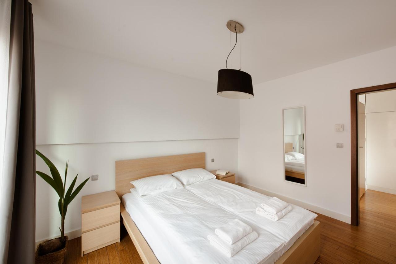Spacious Apartment Close To Main Station / Galeria Krakowska Bagian luar foto