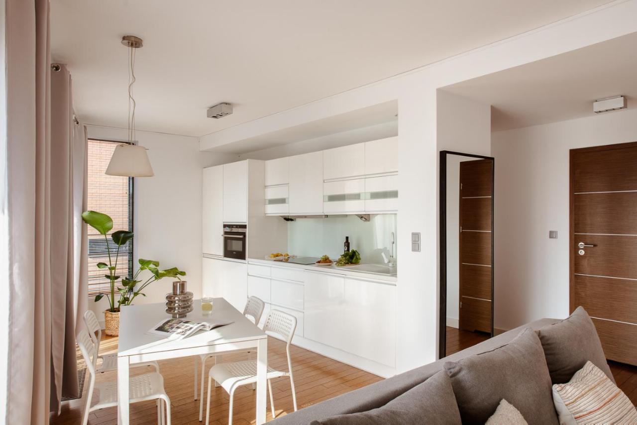 Spacious Apartment Close To Main Station / Galeria Krakowska Bagian luar foto