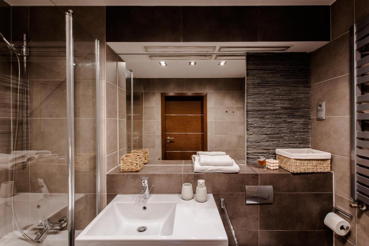 Spacious Apartment Close To Main Station / Galeria Krakowska Bagian luar foto